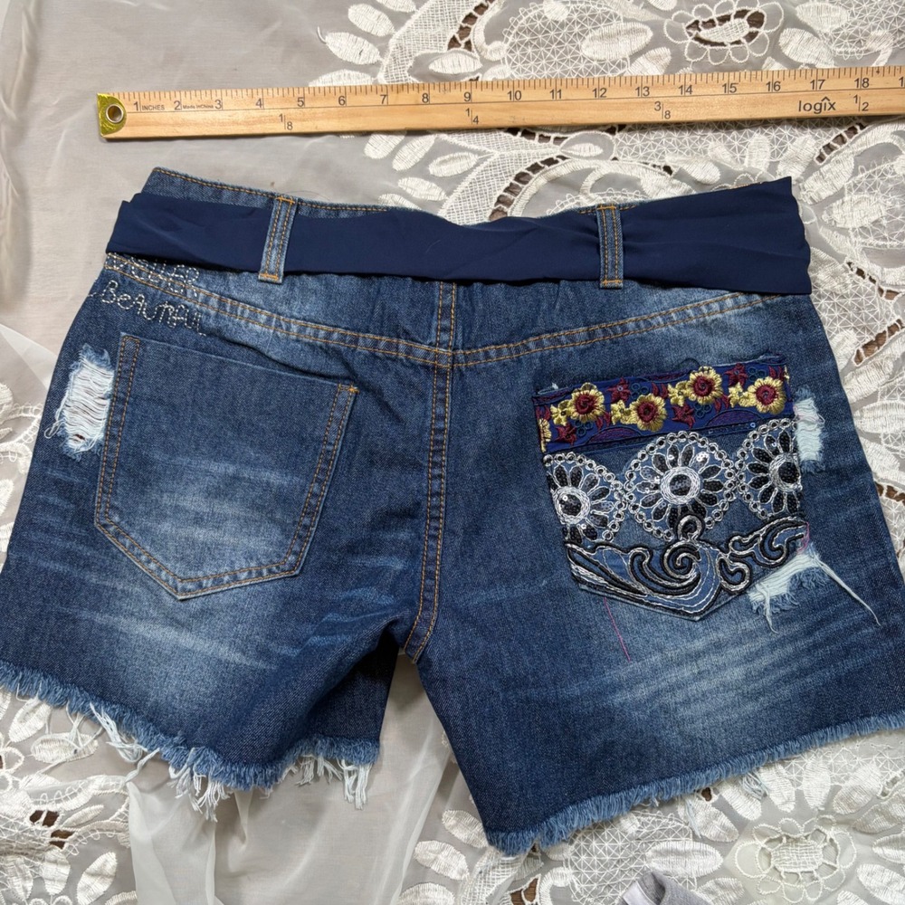 RARE Deadstock Y2K Desigual Exotic Denim Shorts Embroidered Sash Belt 28 NWT - Picture 3 of 8